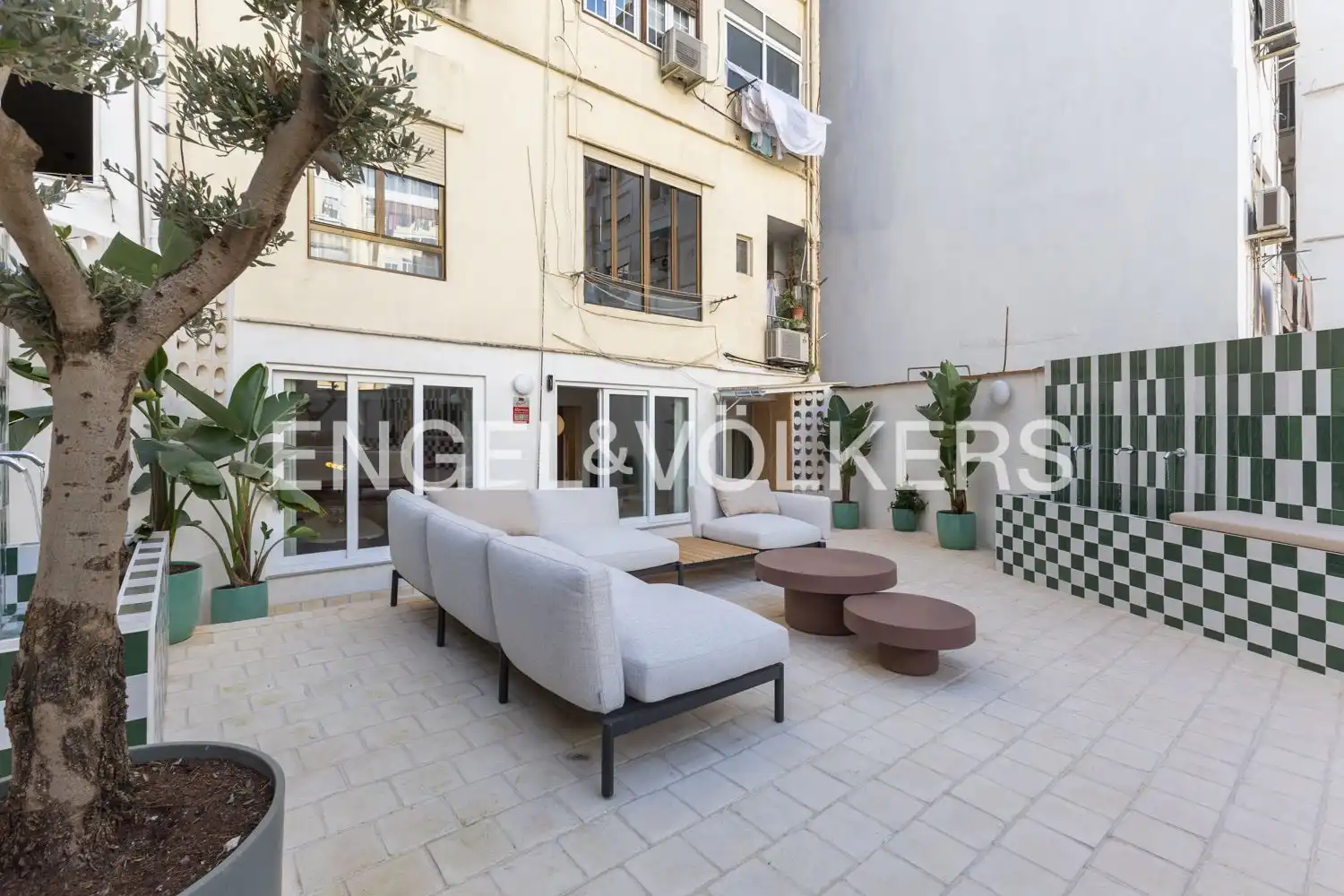 Terraza de Piso en venta en Valencia con Aire acondicionado, Calefacción y Jardín privado