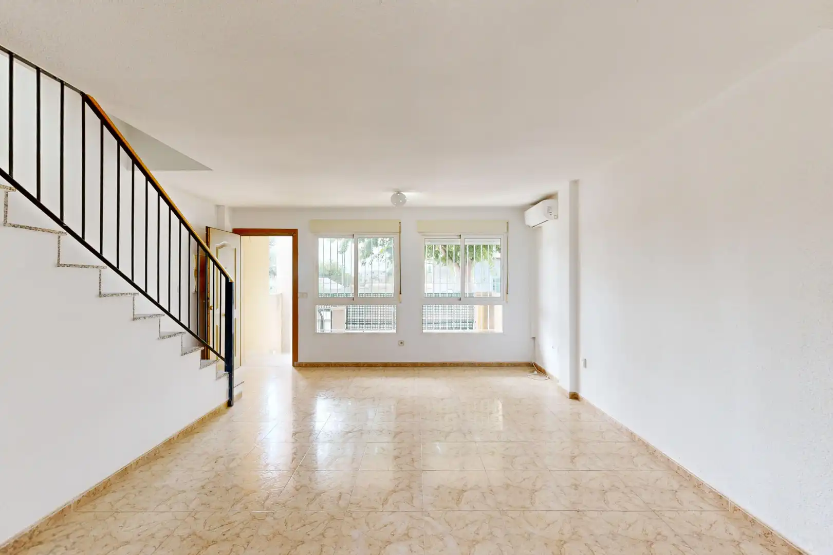 Casa adosada en venta en Murcia con Aire acondicionado, Terraza y Trastero