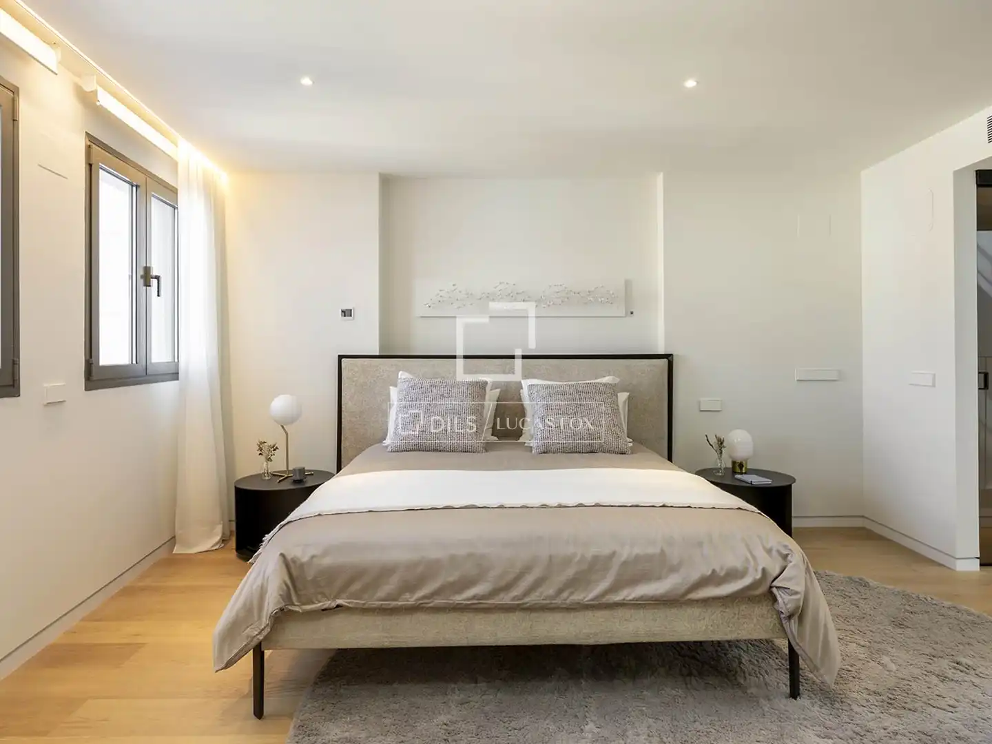 Schlafzimmer von Wohnung zum Verkauf in Barcelona mit Klimaanlage, Terrasse und Schwimmbad