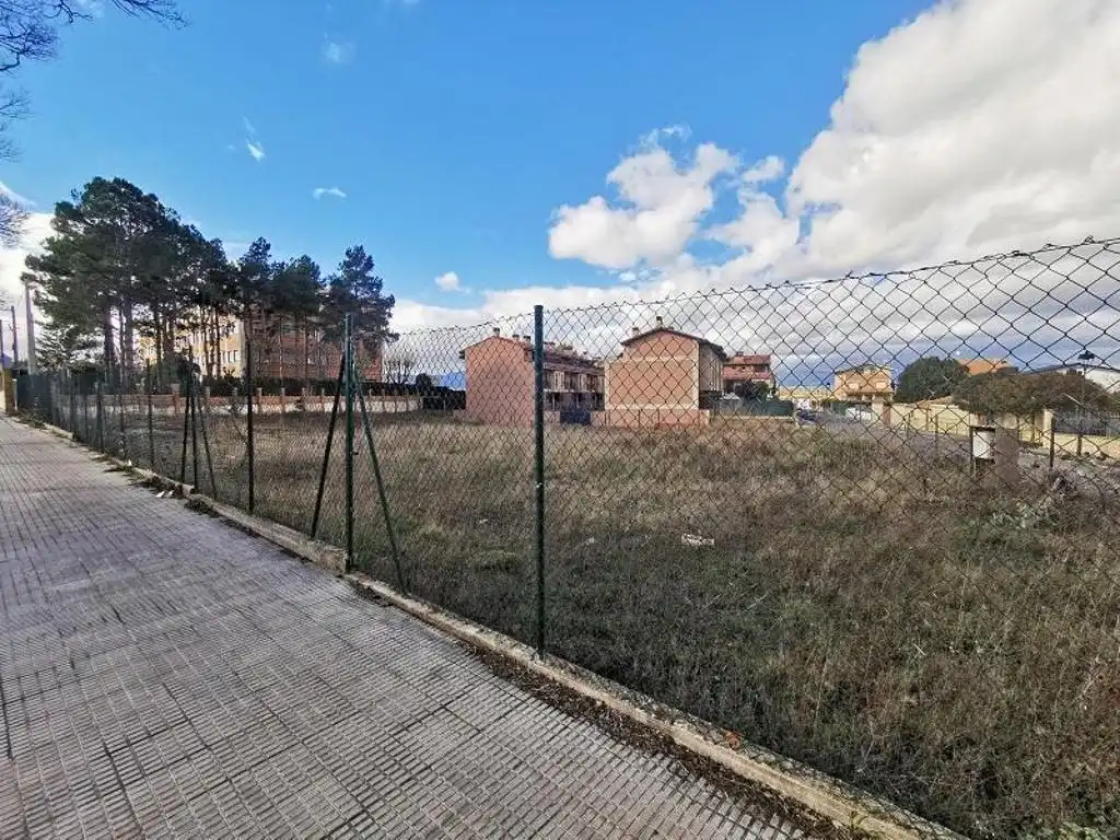 Terreny residencial en venda a Calle Pilar Miró, imagen 2