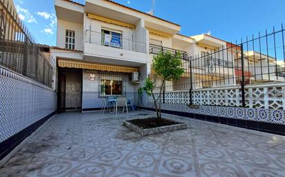 Vista exterior de Casa adosada en venda en San Javier amb Jardí privat, Terrassa i Traster
