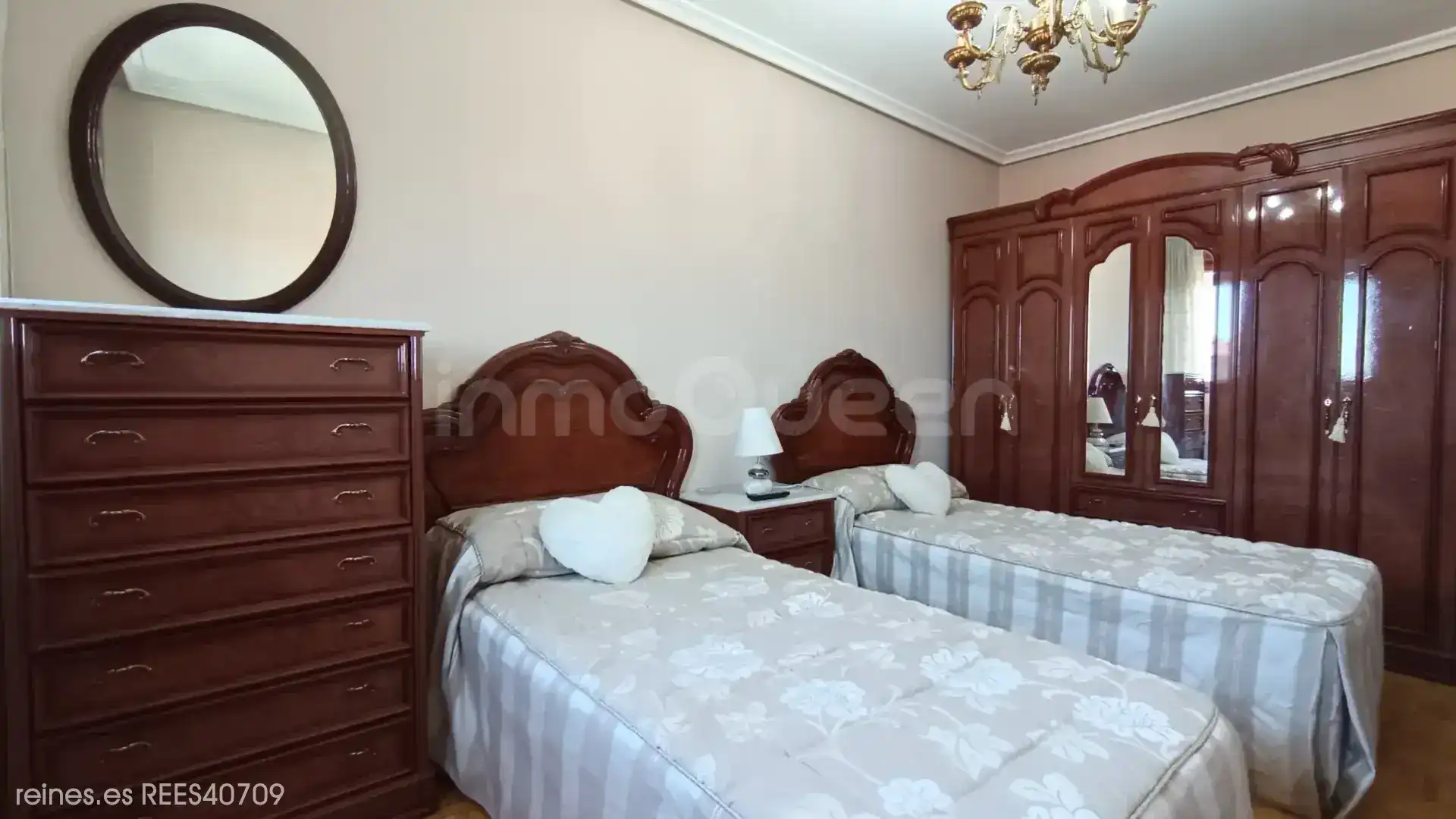 Habitación de Apartamento de alquiler en Siero con Calefacción y Amueblado