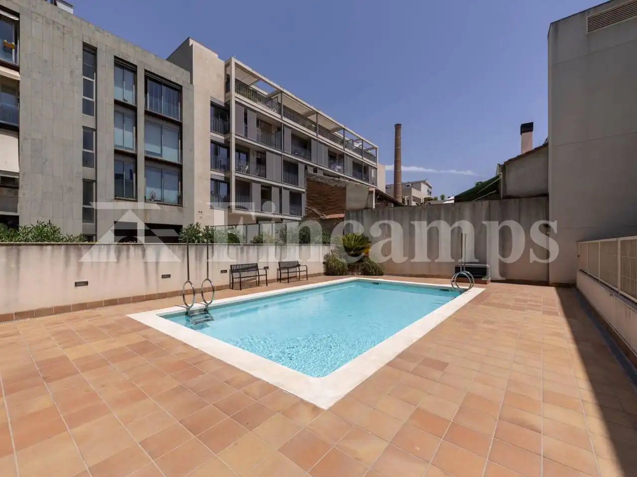 Schwimmbecken von Wohnung zum Verkauf in Sabadell mit Parkett, Abstellraum und Alarm