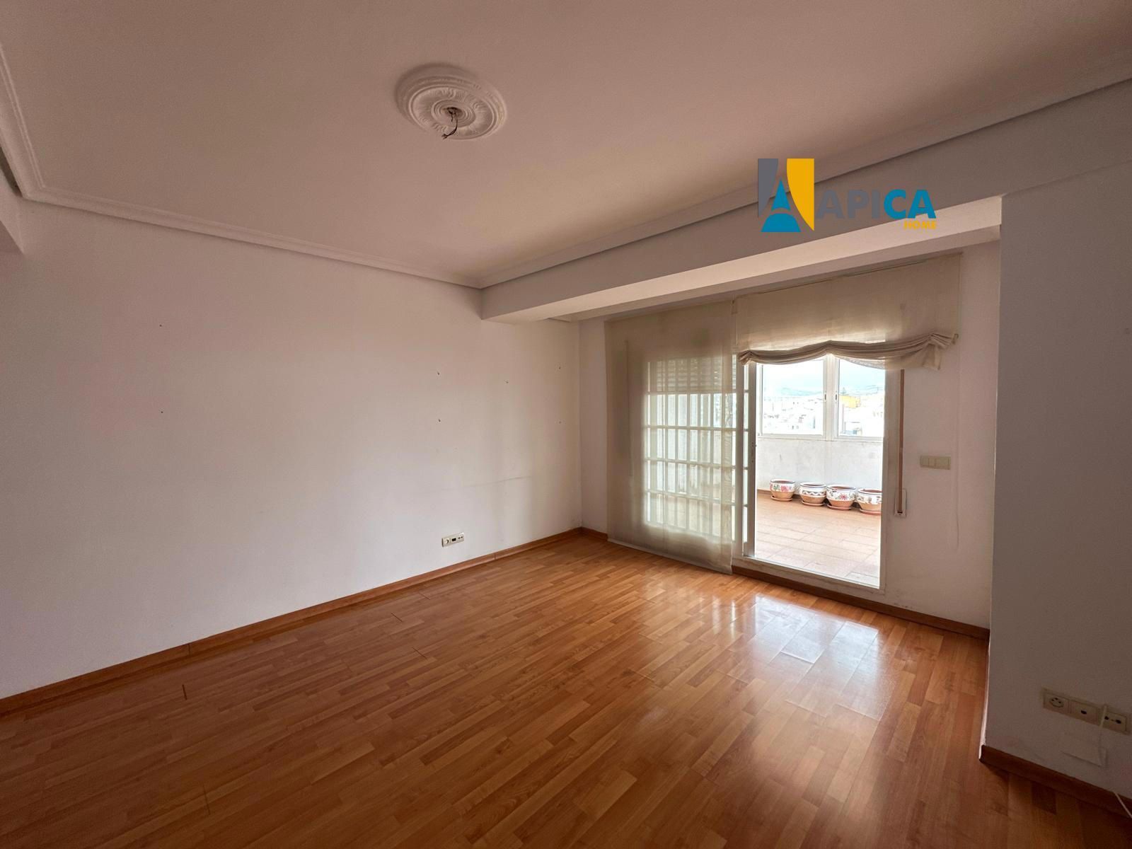 Living room of Attic for sale in Algeciras  with Air Conditioner and Terrace