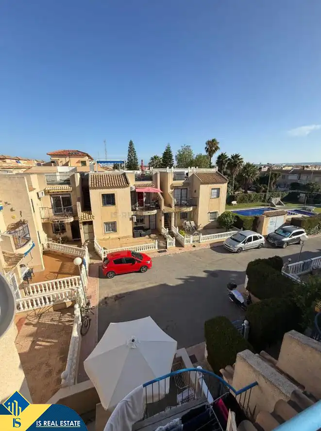 Bungalow con piscina en venta en Zona Carrefour - Urbanizaciones, imagen 2