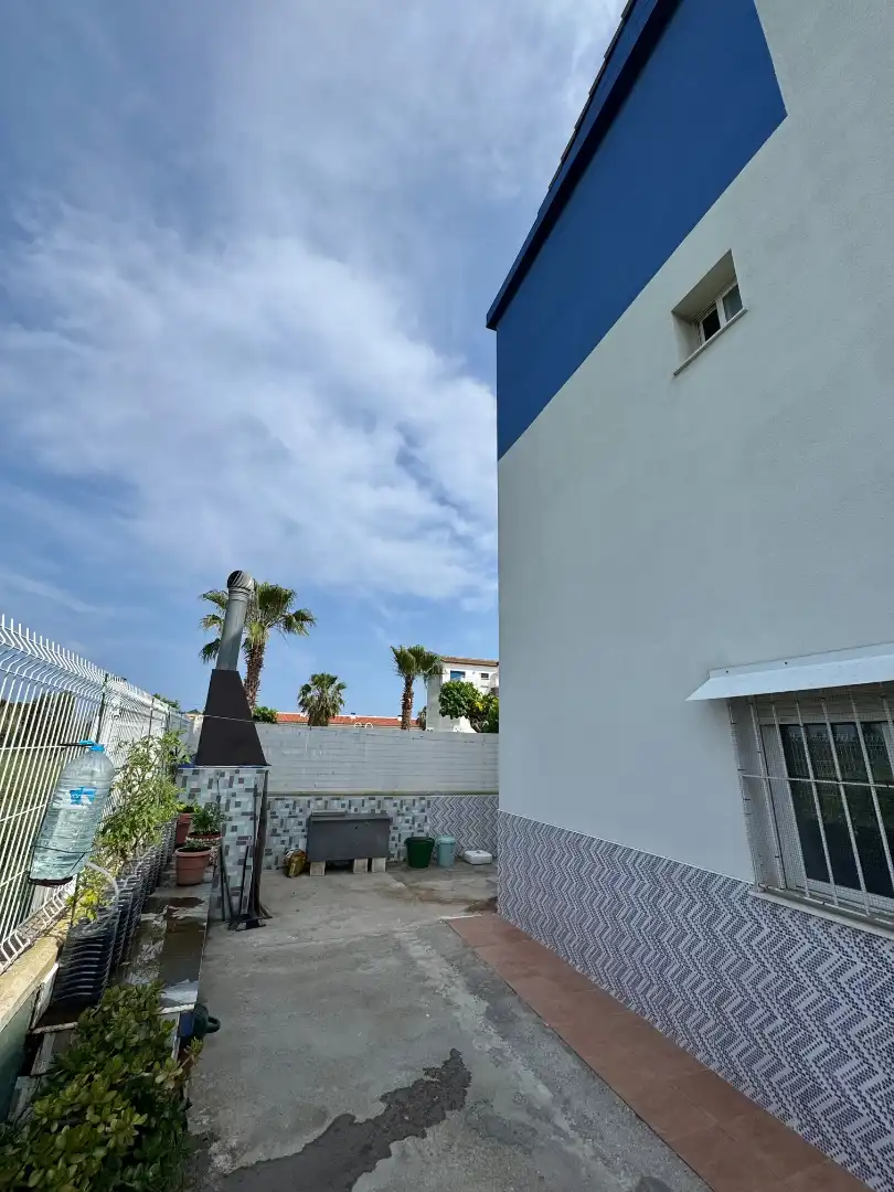 Vista exterior de Casa adosada en venda en Almazora / Almassora amb Aire condicionat, Terrassa i Piscina comunitària
