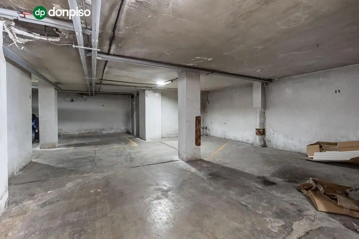 Parkplatz von Wohnung zum Verkauf in Granada