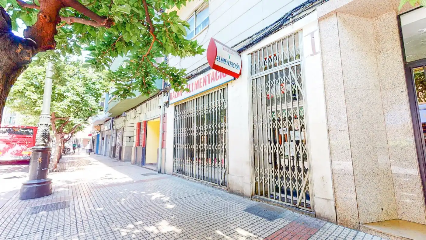 Local comercial en venda a Calle ARANDA ( CONDE DE ) 70