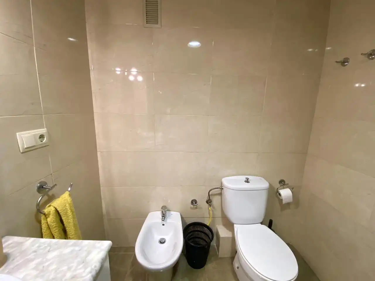 Badezimmer von Wohnung zur Miete in Valencia mit Möbliert