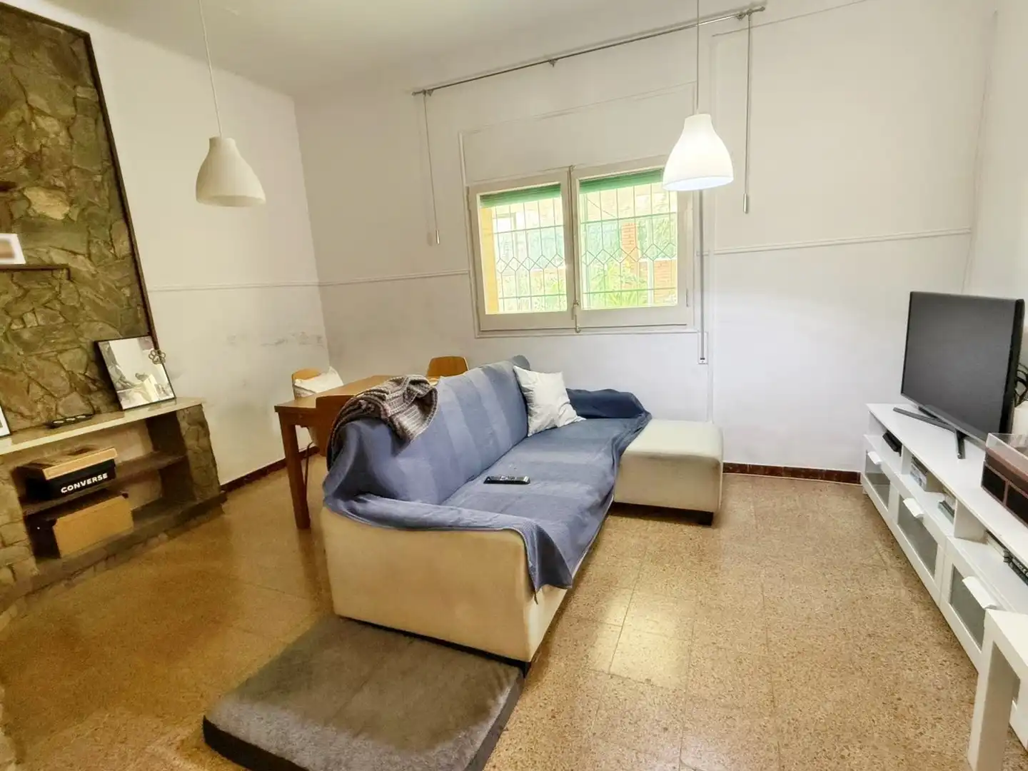 Sala de estar de Casa o chalet en venta en Sant Vicenç Dels Horts con Aire acondicionado y Jardín privado