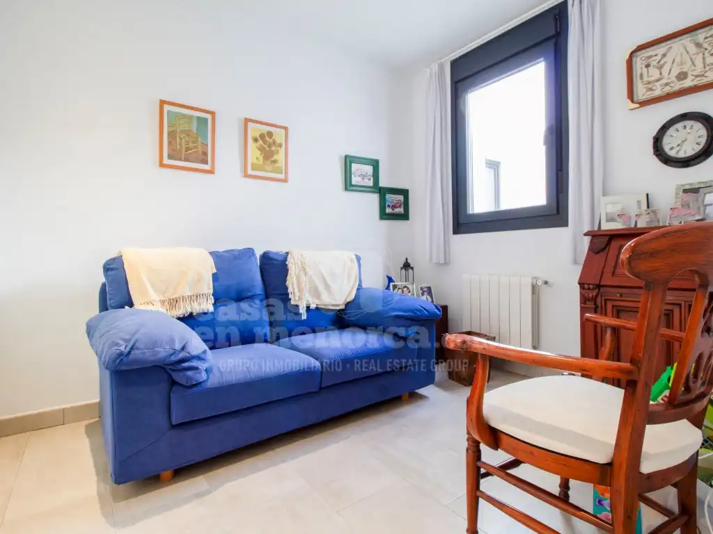 Sala d'estar de Pis en venda en Maó - Mahón amb Calefacció, Jardí privat i Terrassa