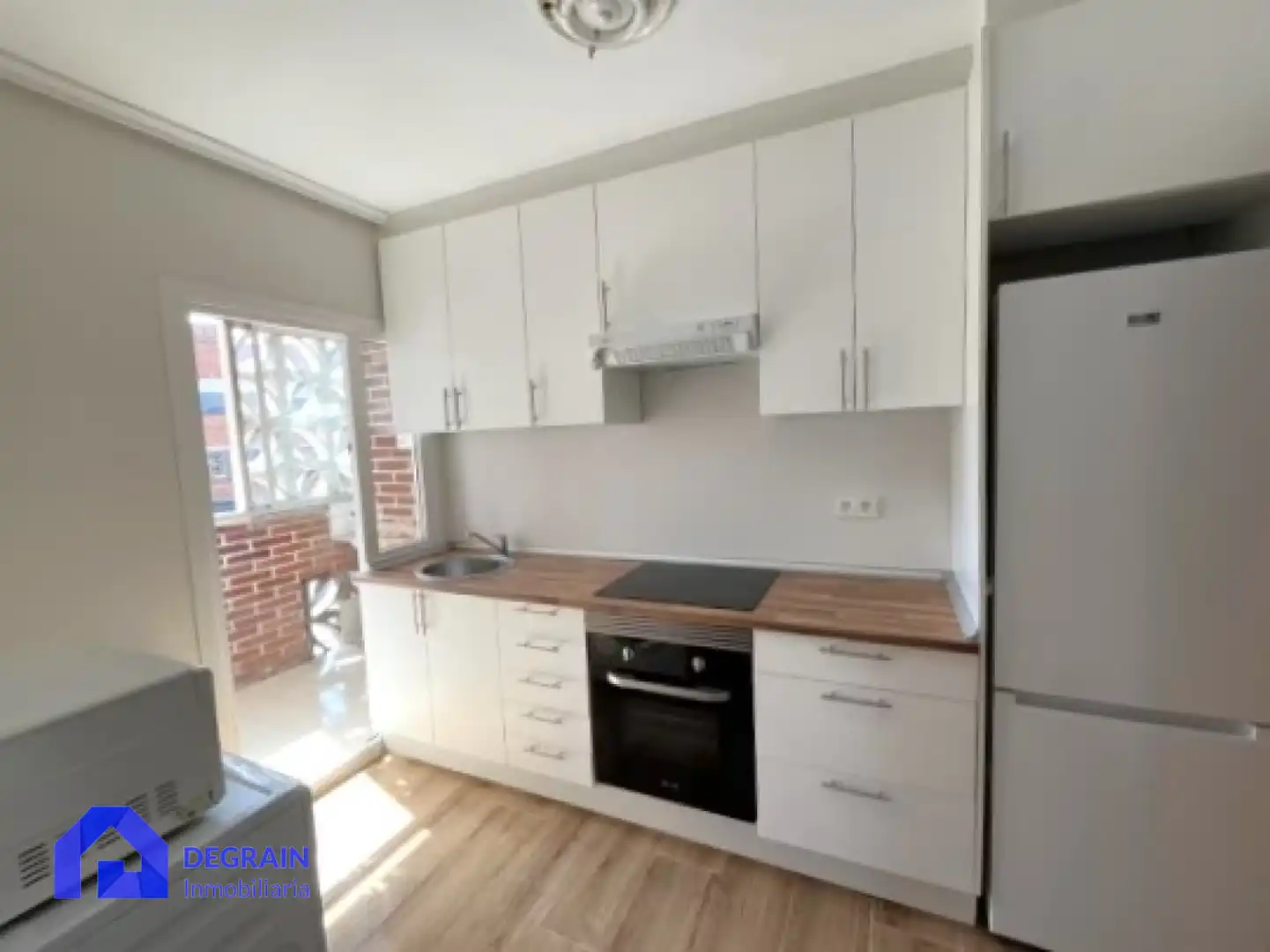 Cocina de Piso en venta en Oviedo  con Calefacción, Terraza y Trastero