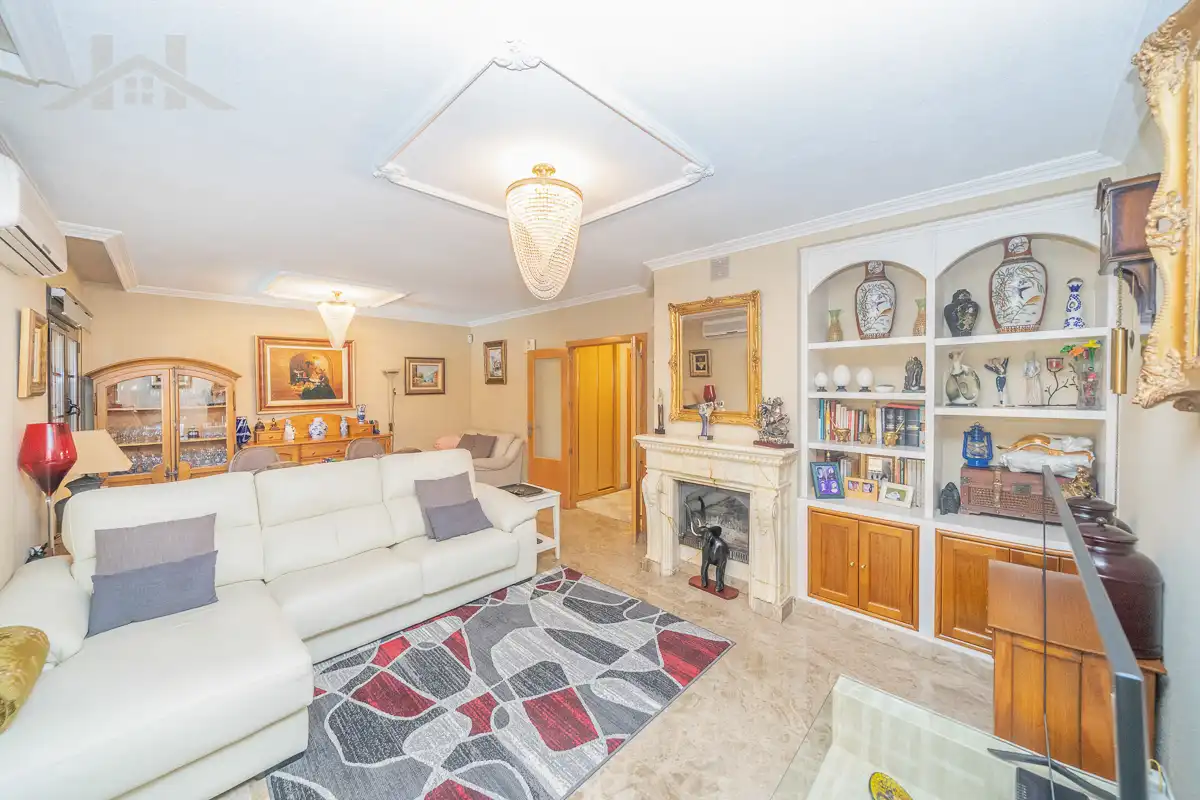 Sala de estar de Casa adosada en venta en Moralzarzal con Aire acondicionado, Calefacción y Trastero