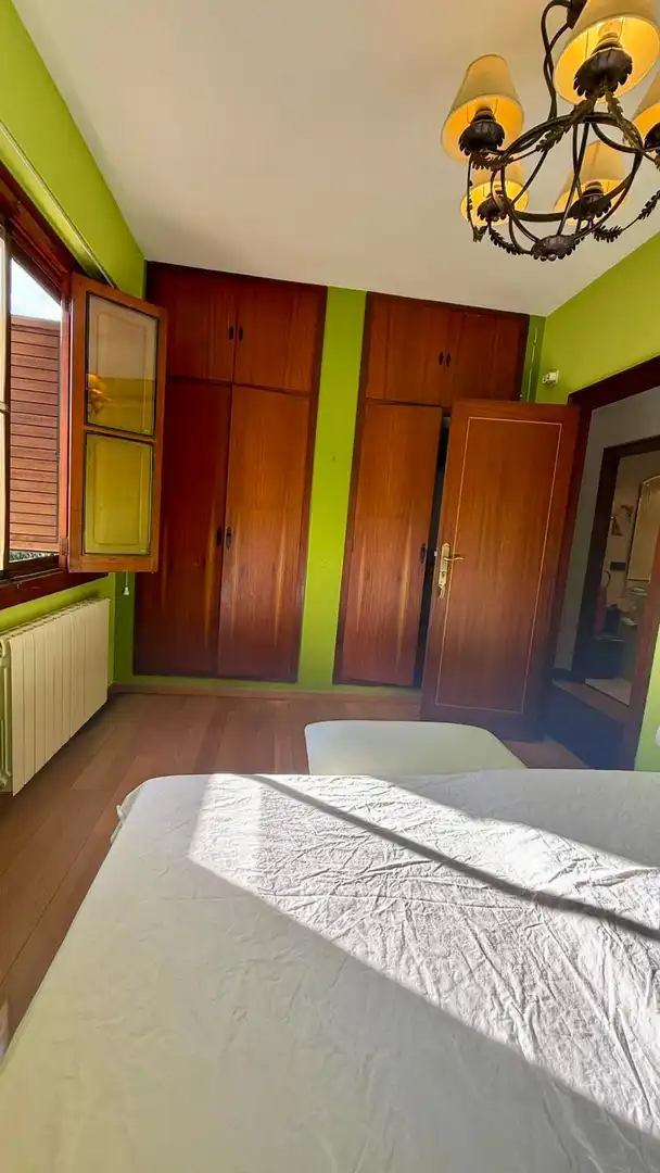 Habitación de Casa o chalet en venta en Siete Aguas con Jardín privado, Terraza y Alarma