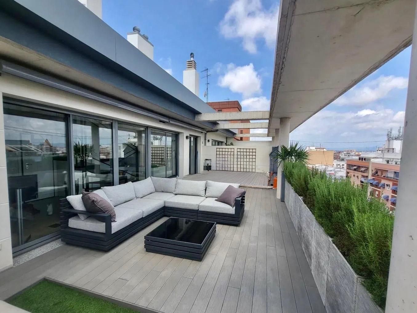 Terrace of Duplex to rent in  Valencia Capital  with Air Conditioner, Heating and Private garden
