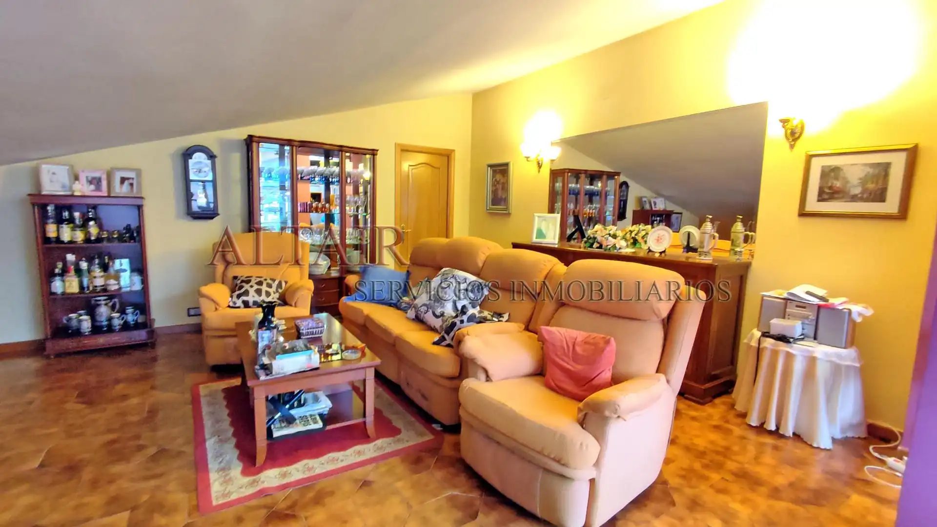 Sala de estar de Ático en venta en Navaluenga con Aire acondicionado, Calefacción y Terraza