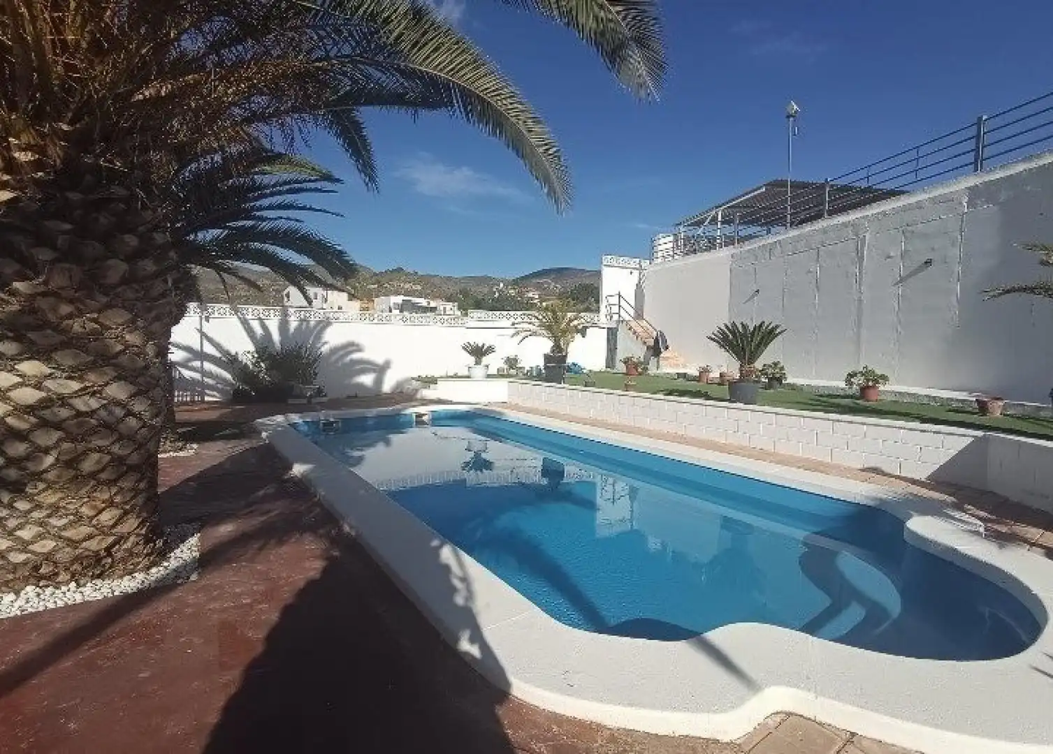 Schwimmbecken von Einfamilien-Reihenhaus zum Verkauf in Petrer mit Klimaanlage, Heizung und Gemeinschaftspool