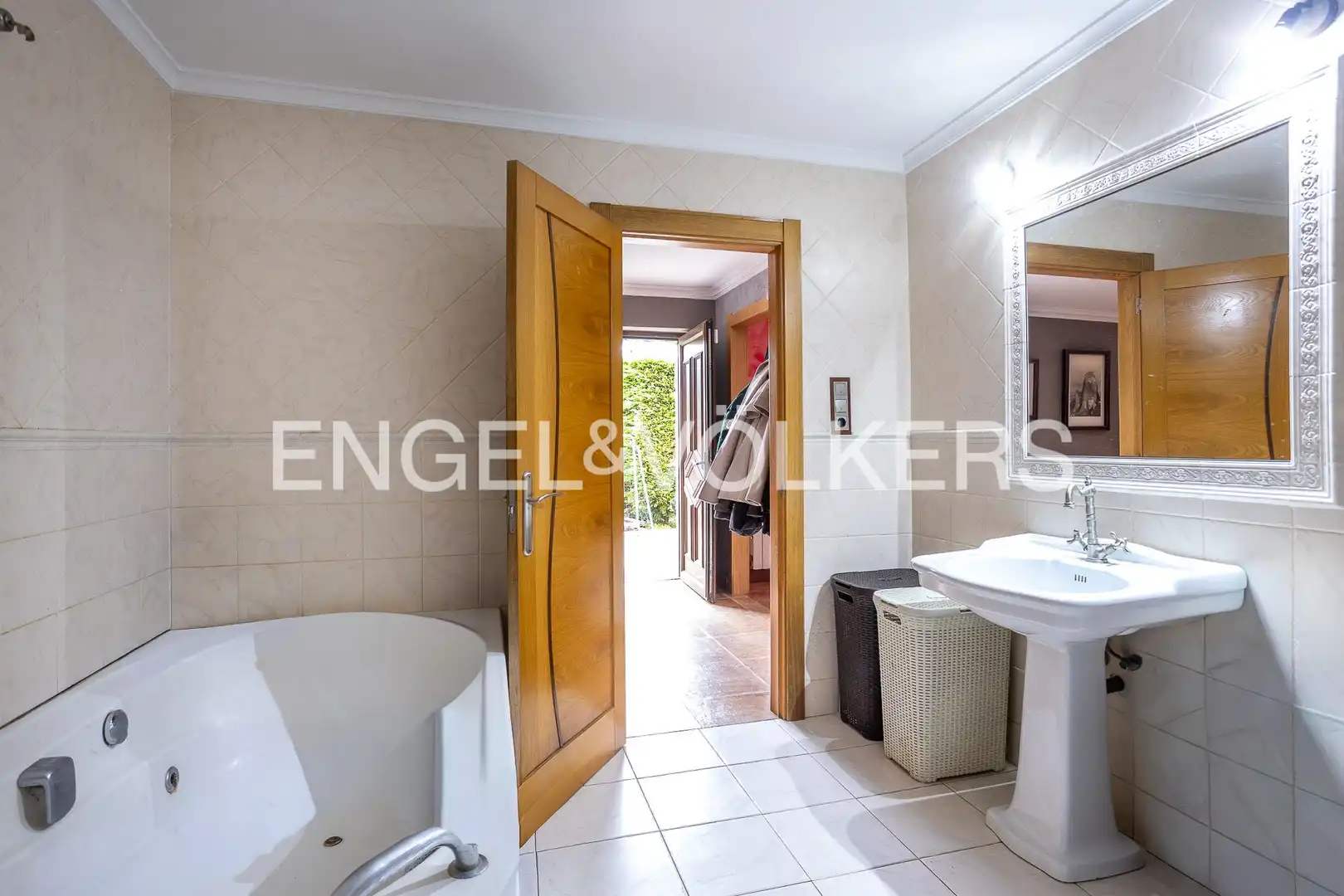 Baño de Casa o chalet en venta en Marina de Cudeyo con Calefacción y Jardín privado