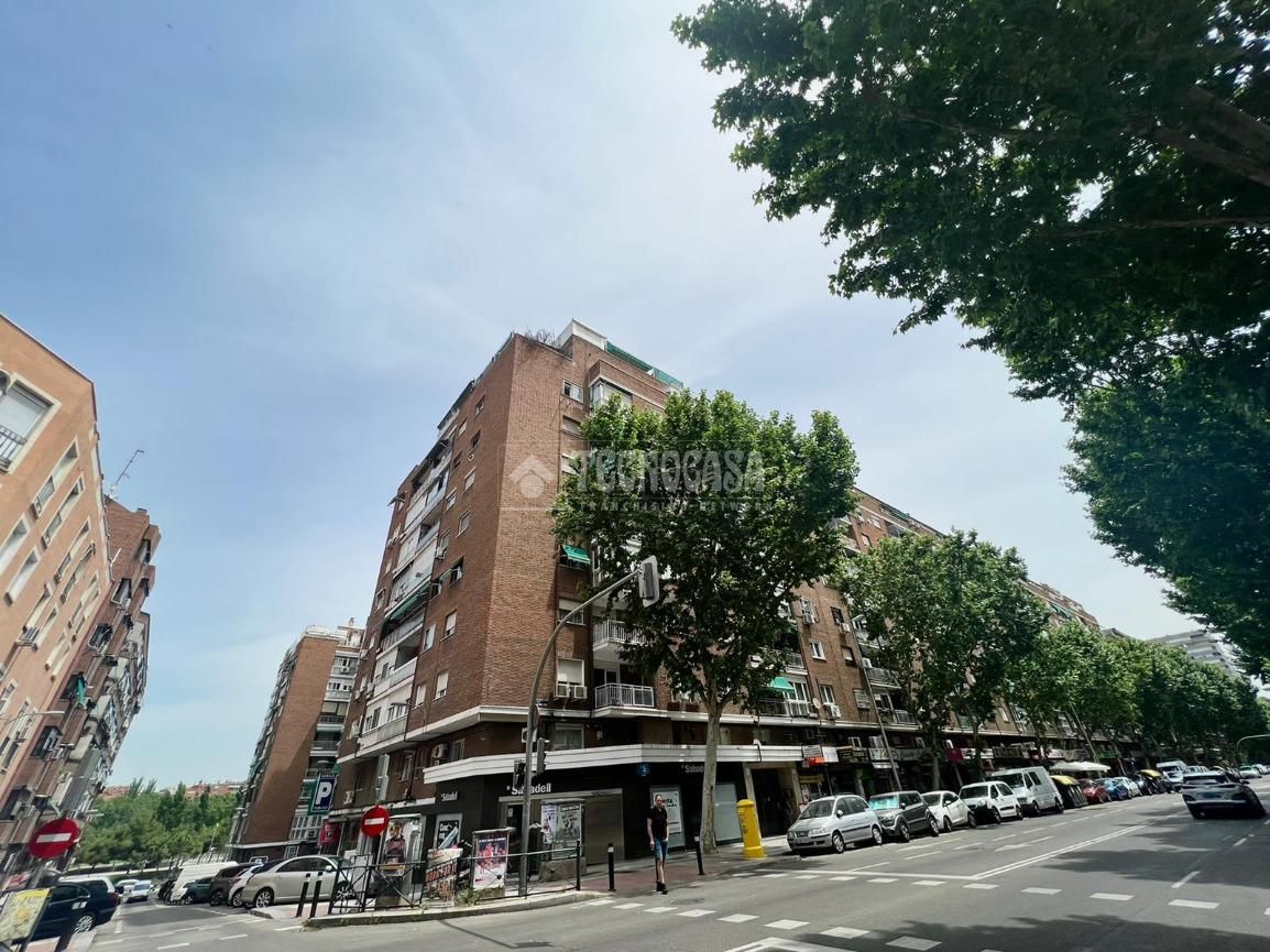 Vista exterior de Pis en venda en  Madrid Capital amb Calefacció