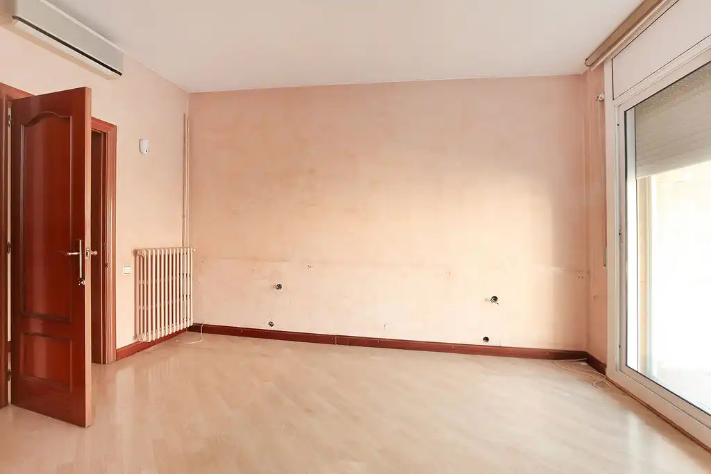 Schlafzimmer von Wohnung zum Verkauf in Barcelona mit Heizung