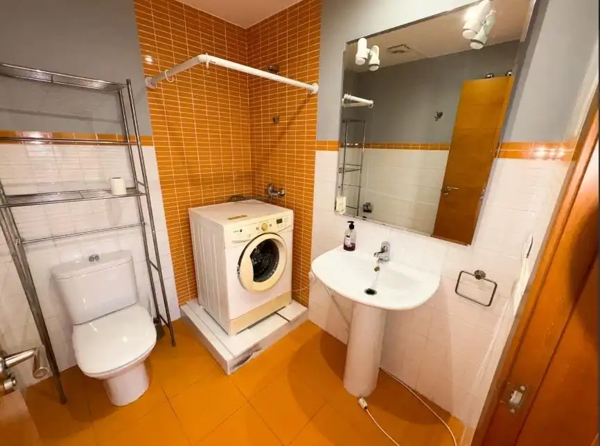 Badezimmer von Einfamilien-Reihenhaus zum Verkauf in Alcalalí mit Klimaanlage, Privatgarten und Terrasse