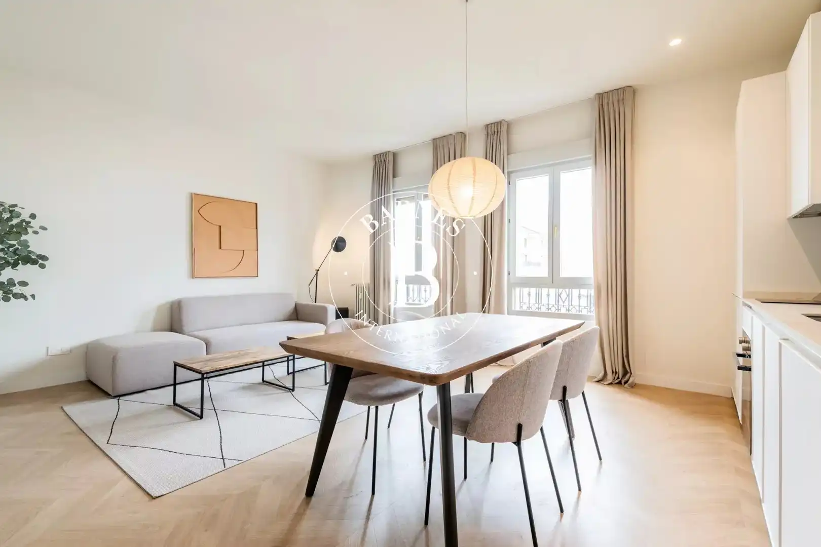 Living room of Flat for rent in Madrid  with Air Conditioner, Heating and Furnished
