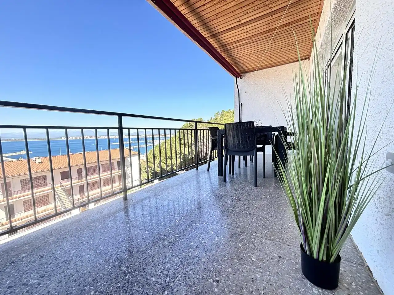 Terrace of Flat for sale in Roses  with Terrace and Furnished