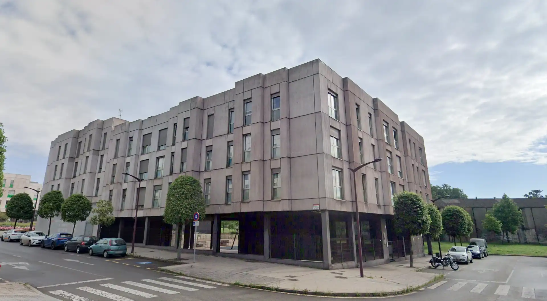 Vista exterior de Pis en venda en Gijón  amb Calefacció, Traster i Moblat