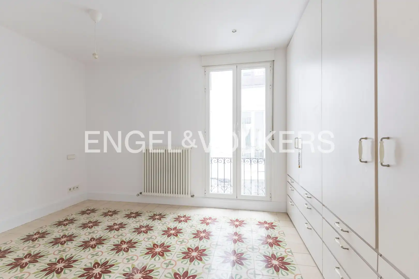 Habitación de Piso de alquiler en Madrid con Calefacción, Parquet y Balcón