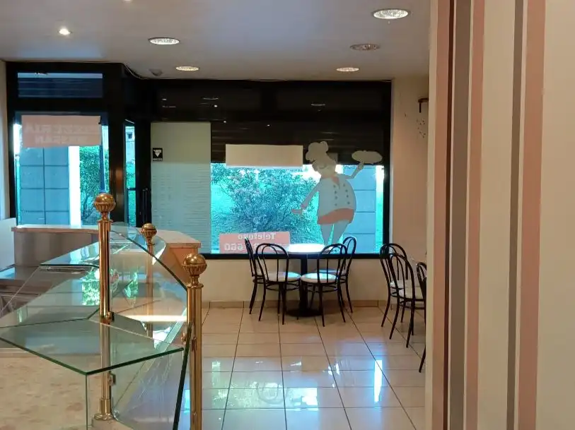 Commercial properties for rent in Cambre   with Furnished
