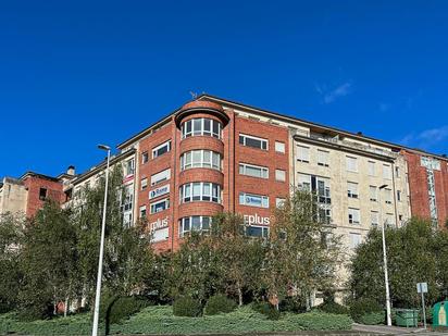 Vista exterior de Oficina en venda en Santa Cruz de Bezana