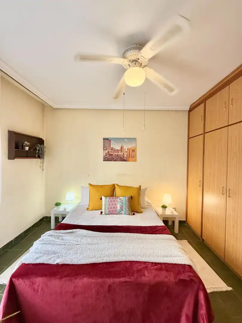 Bedroom of Apartments for sale in Sevilla