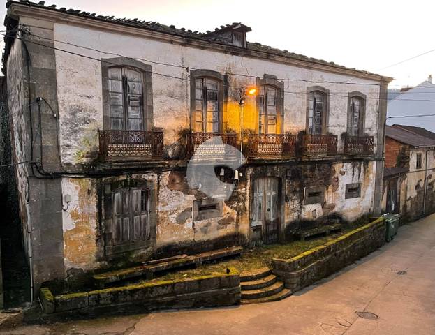 Casa-chalet en Venta en Laza