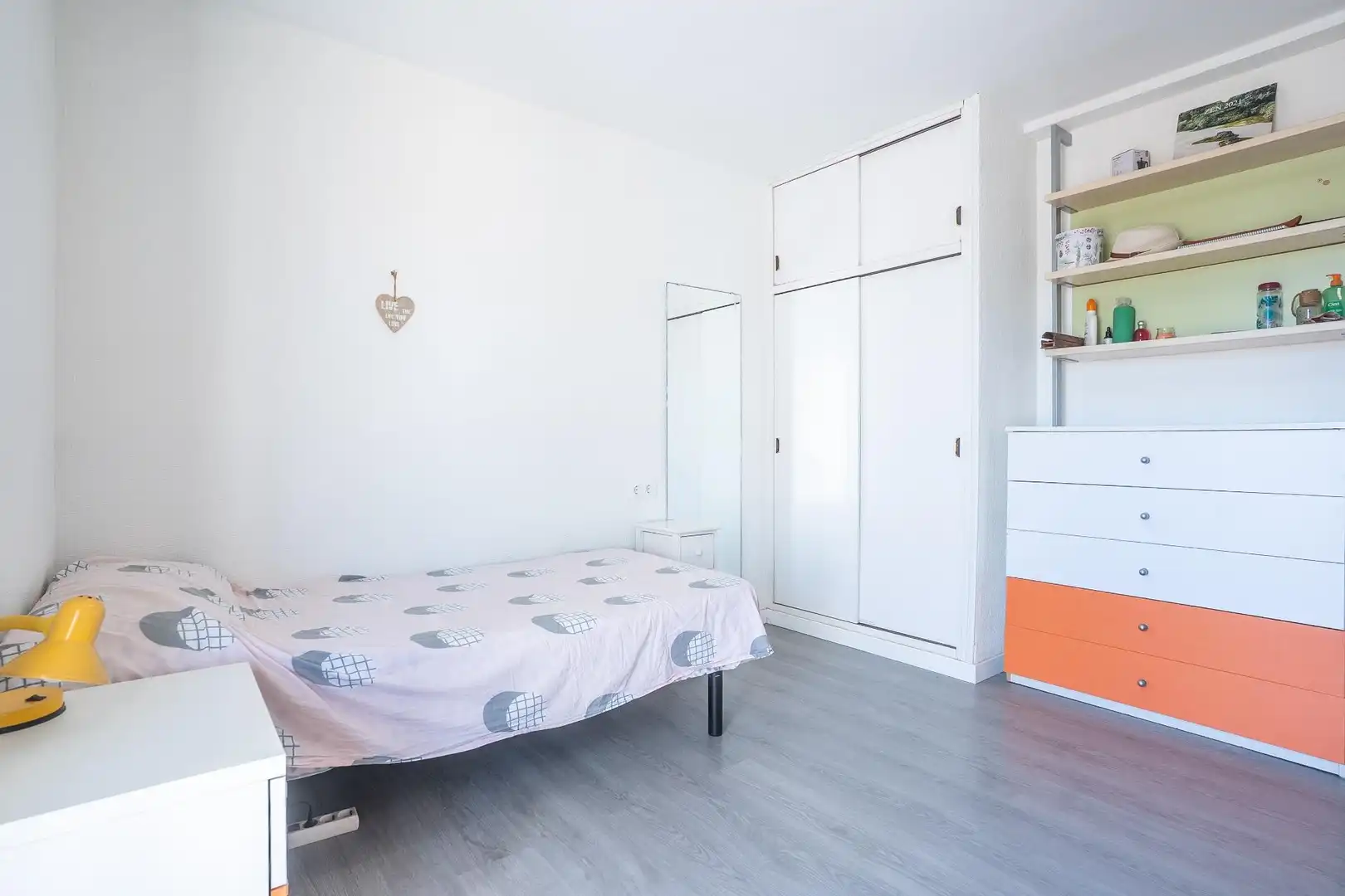 Habitación de Ático en venta en Almería con Aire acondicionado y Terraza