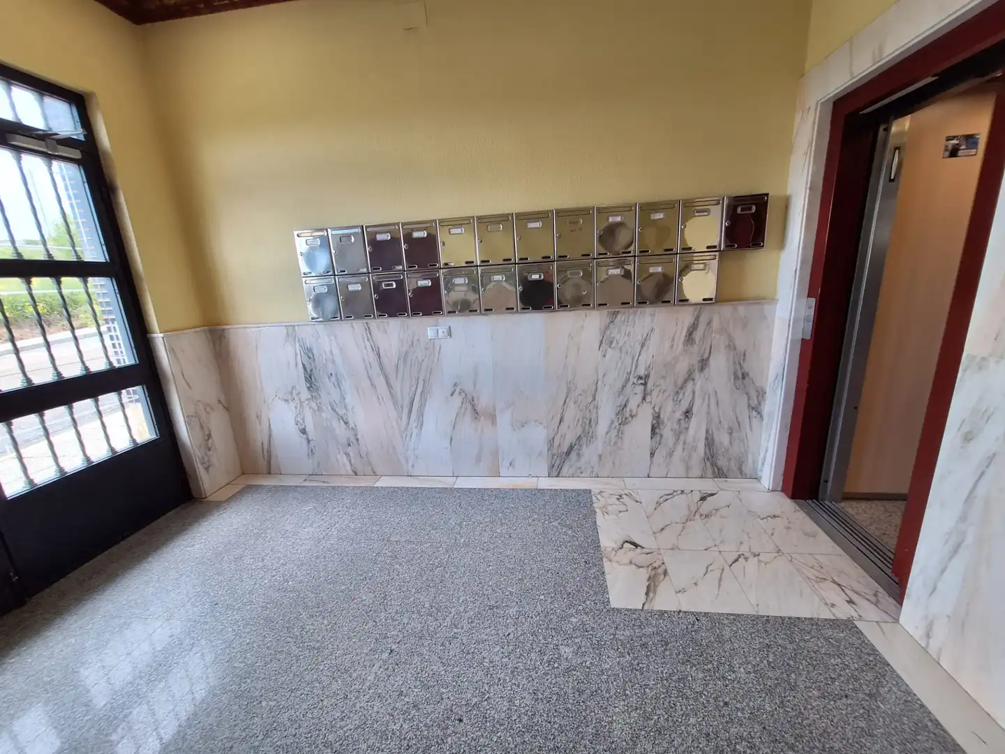 Flat for share in León Capital   with Heating, Parquet flooring and Storage room
