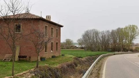 Foto 2 de Terreno en venta en Aguilar de Campos, Valladolid