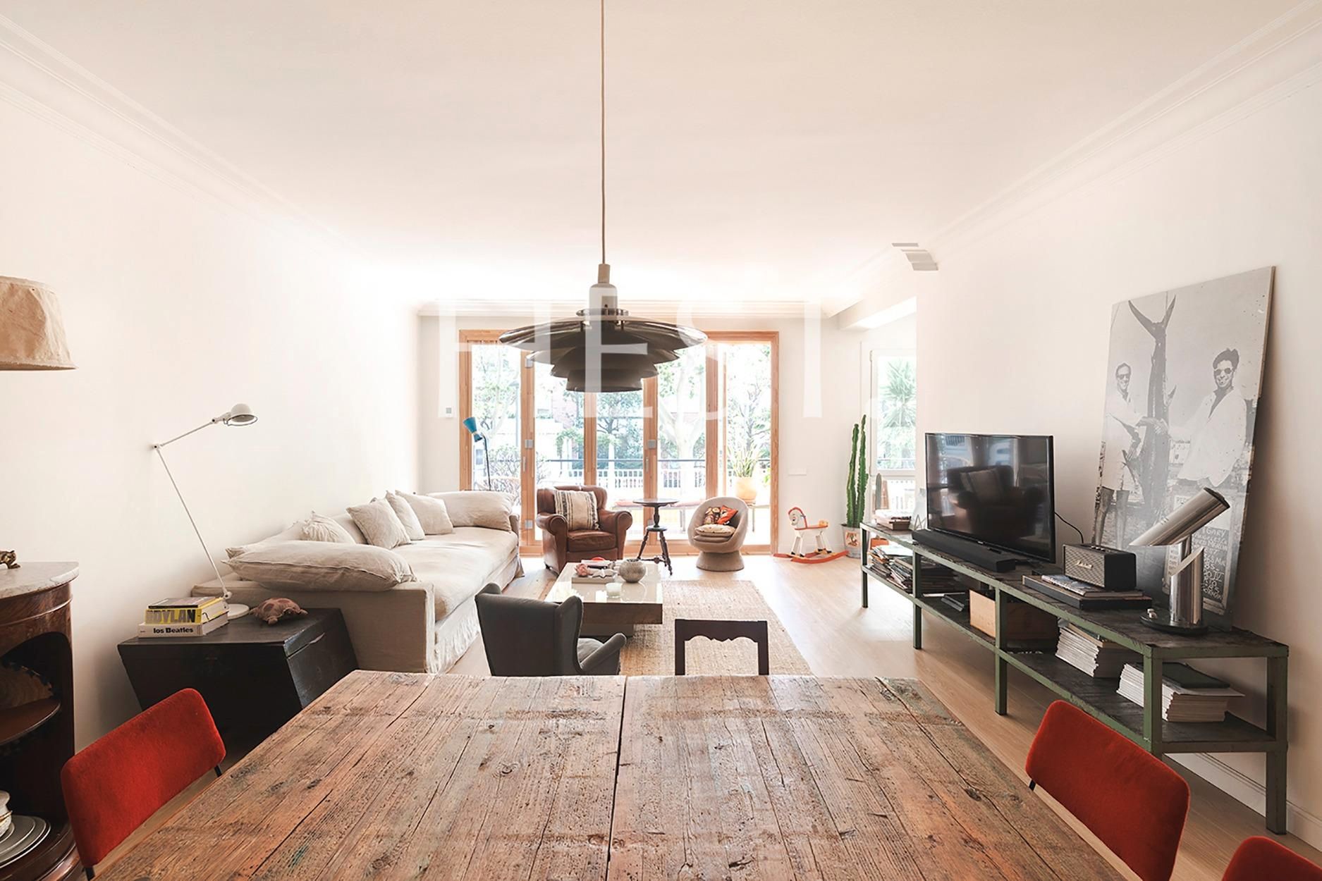 Living room of Flat for sale in  Barcelona Capital  with Air Conditioner, Heating and Parquet flooring