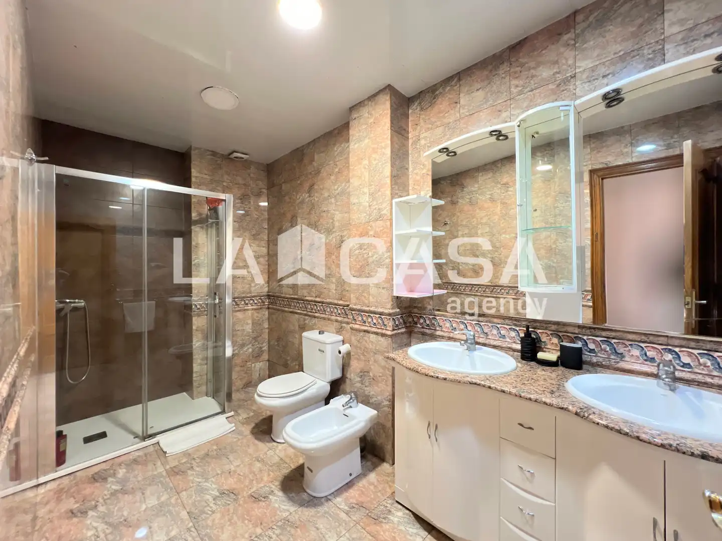 Baño de Piso en venta en Badalona con Calefacción