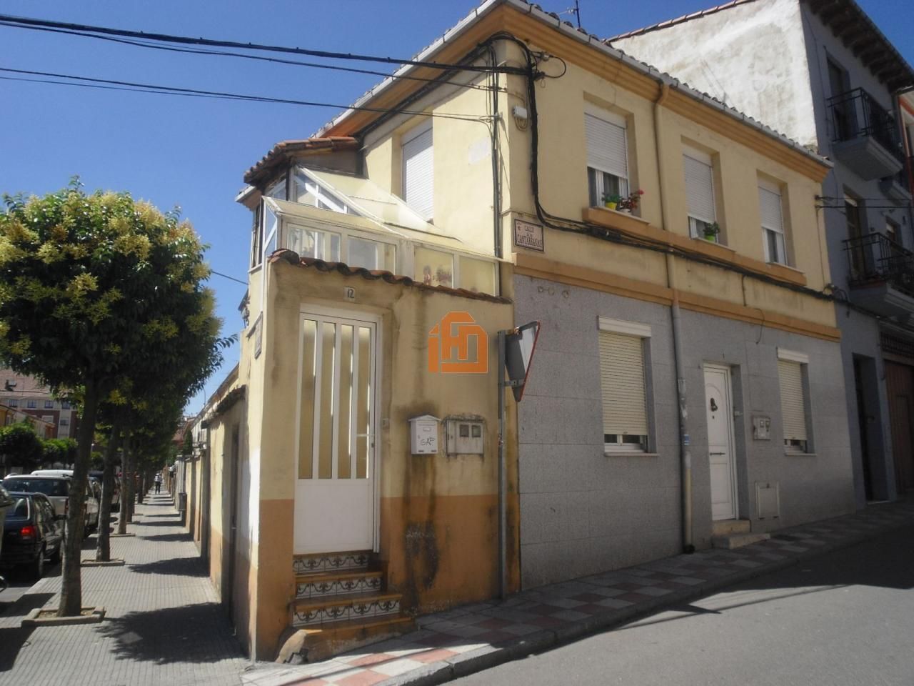 Exterior view of House or chalet for sale in León Capital   with Heating, Private garden and Storage room