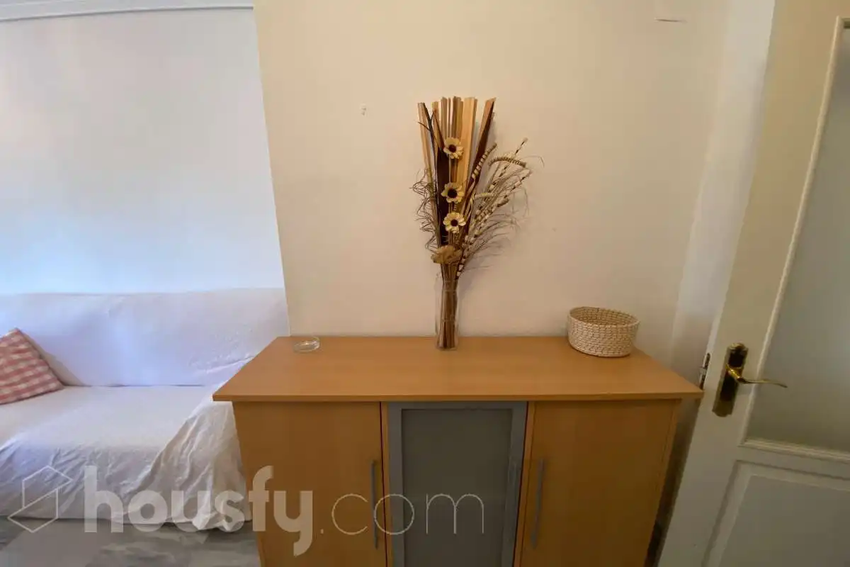Schlafzimmer von Wohnung zur Miete in Sevilla mit Klimaanlage, Heizung und Terrasse