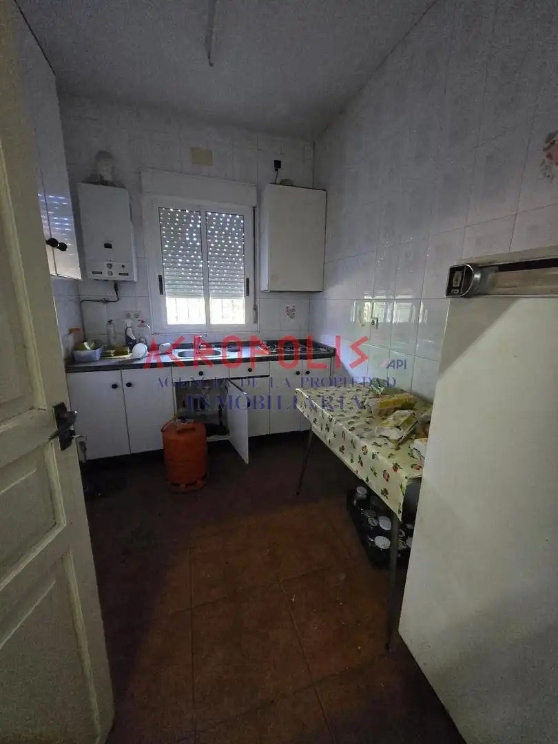 Cuina de Casa o xalet en venda en Onzonilla amb Calefacció i Traster