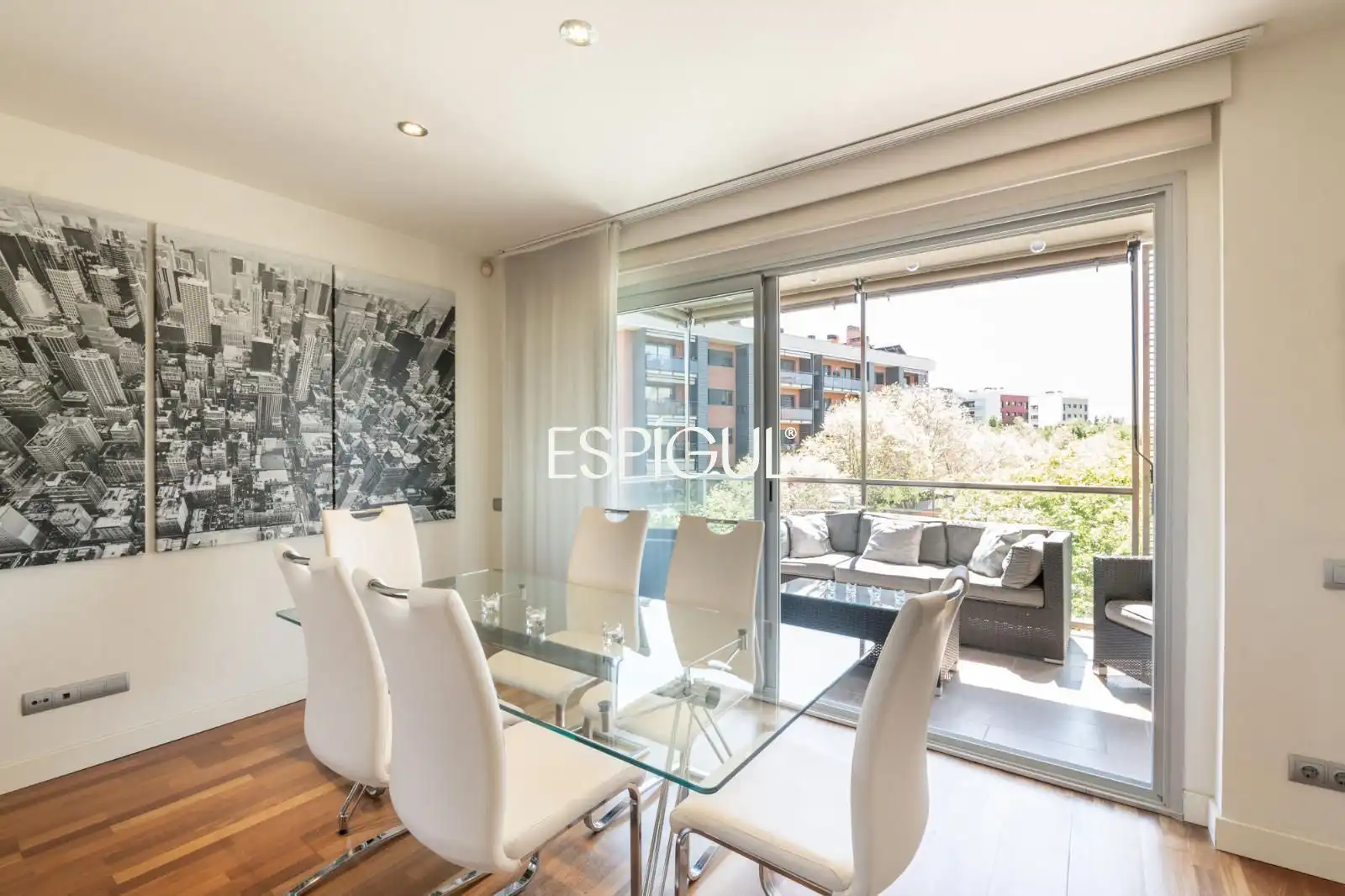 Vista exterior de Piso en venta en Sant Cugat del Vallès con Aire acondicionado, Calefacción y Parquet