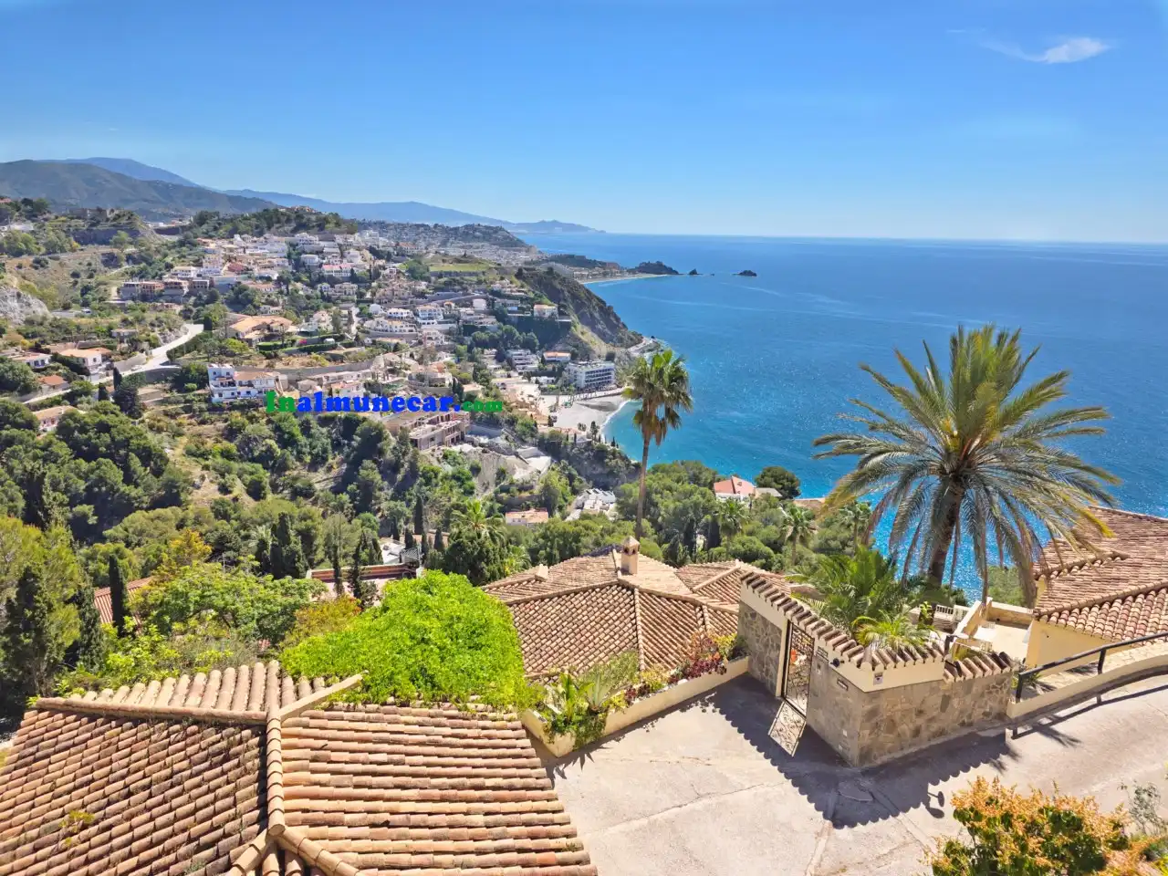 Vista exterior de Casa o chalet en venta en Almuñécar con Aire acondicionado, Calefacción y Terraza