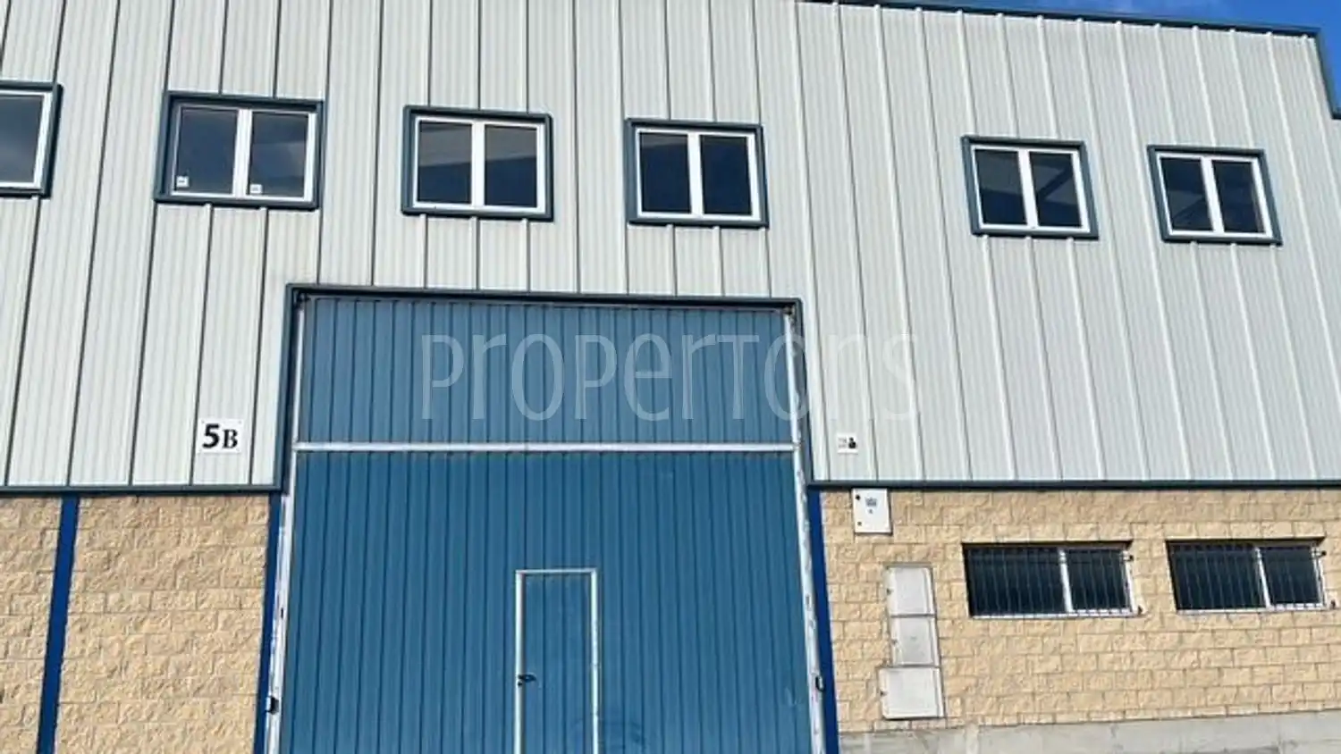 Vista exterior de Nave industrial en venta en Valle de Mena