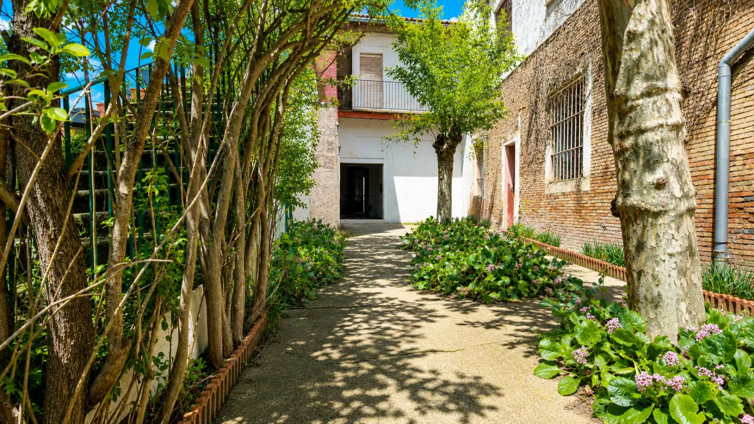 Vista exterior de Casa o xalet en venda en Tafalla amb Calefacció, Jardí privat i Parquet