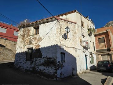 Adossat amb balcó en venda a Calle Honda