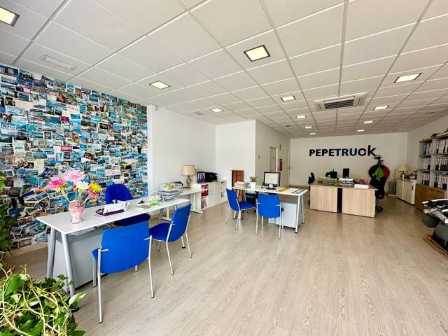 Local comercial en Alquiler en Avenida LOSAS DE LAS en El Parador de las Hortichuelas