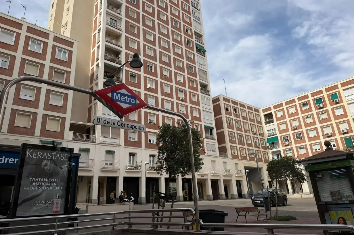Vista exterior de Piso en venta en Madrid con Lavadora