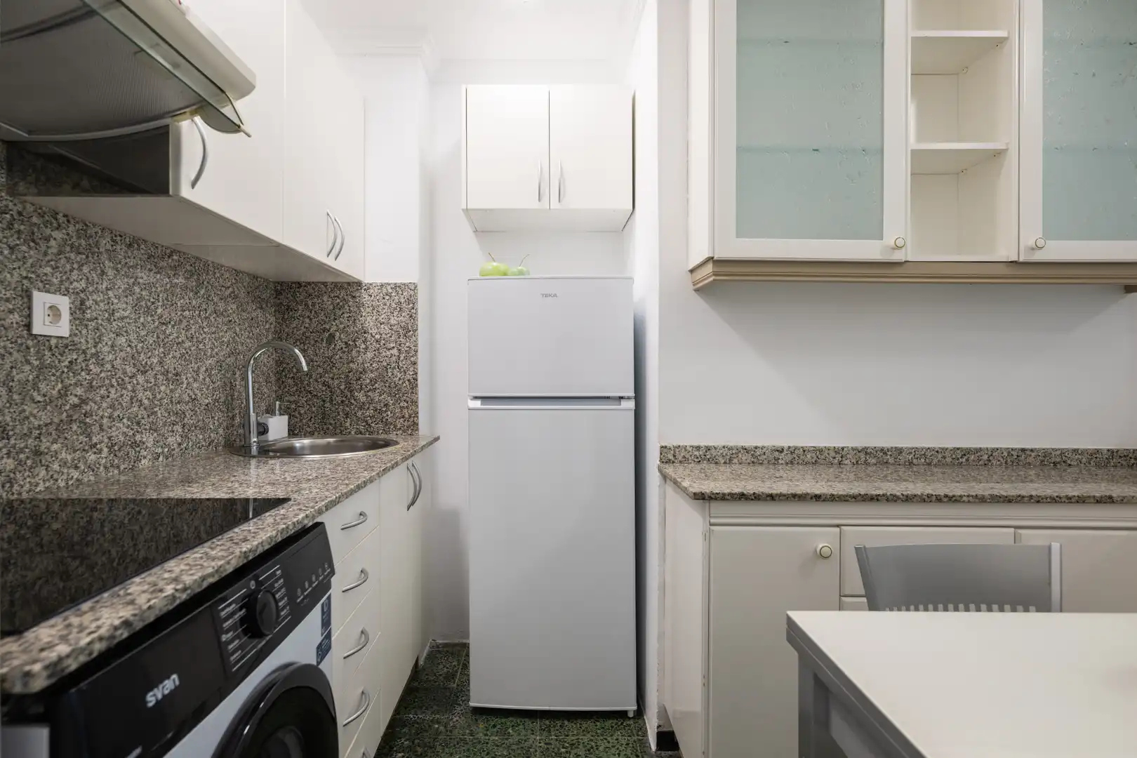 Kitchen of Study for rent in Las Palmas de Gran Canaria  with Oven, Washing machine and Balcony