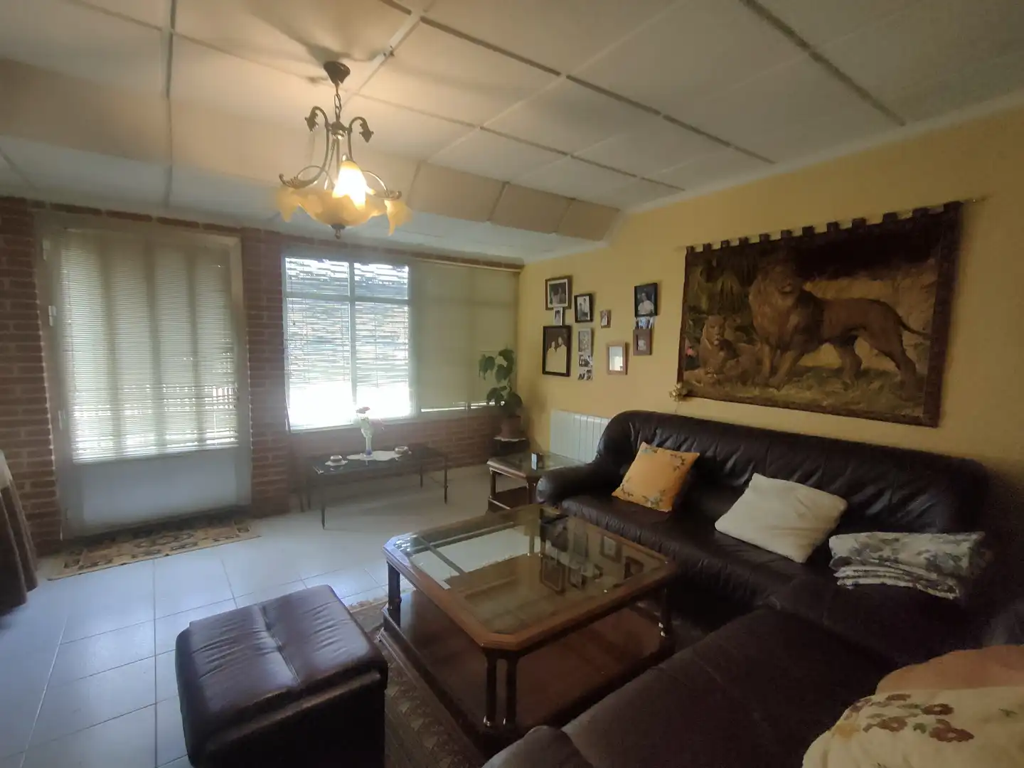 Sala de estar de Casa o chalet en venta en La Torre del Valle con Calefacción y Jardín privado